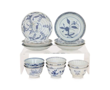 A GROUP OF BLUE AND WHITE TEA BOWLS AND SAUCERS
Kangxi period, comprising of eight tea bowls, three of which are decorated in