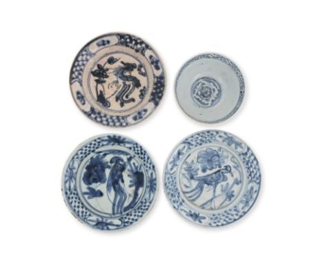 A GROUP OF FOUR BLUE AND WHITE WARES
Circa late Ming dynasty, two Swatow bird decorated saucers, a similar phoenix decorated 