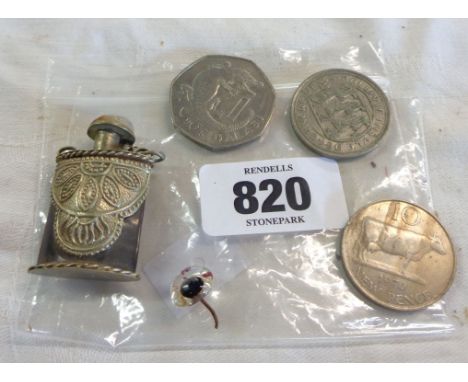 A bag containing a small quantity of collectable items including snuff box, coins, etc.