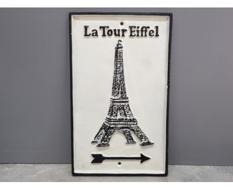 Cast metal Eiffel Tower sign, La tour eiffel with arrow pointing right, 19x31cm