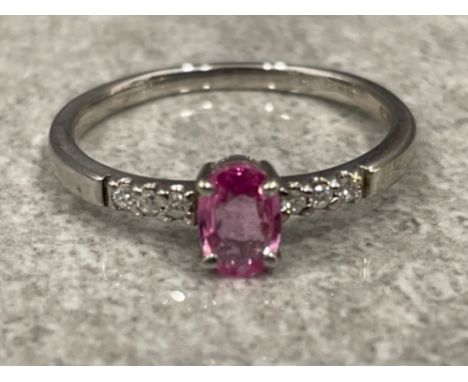 Ladies 18ct white gold Pink stone Diamond ring. 2.24g size O