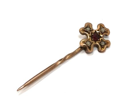 9ct gold antique garnet &amp; seed pearl cross lapel pin (1.1g) 
