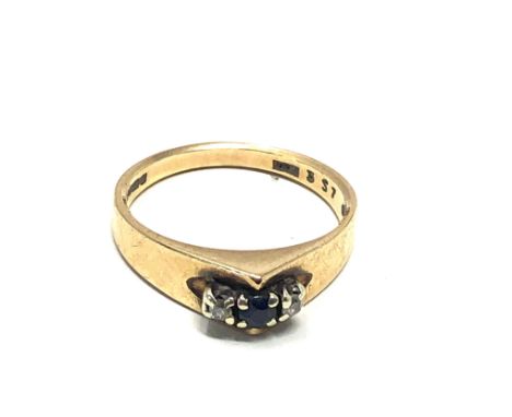 9ct gold sapphire &amp; diamond  ring (2.5g) 