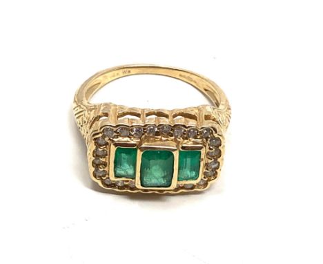 14ct gold emerald &amp; diamond three stone ring (6g) 