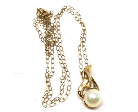 14ct gold pearl &amp; diamond pendant on 9ct chain (1.4g) 