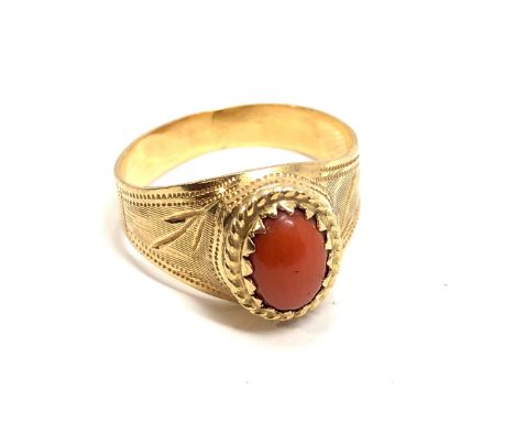 18ct gold vintage coral ring (4.2g) 