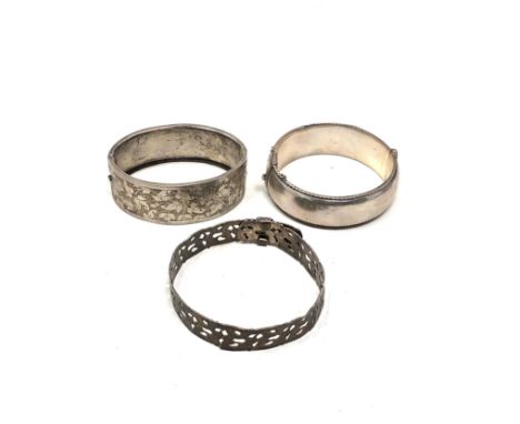 3 X Antique &amp; Vintage Ornate silver Bangles (76g) 