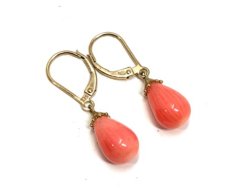 9ct gold vintage coral teardrop  clip earrings (2.2g) 
