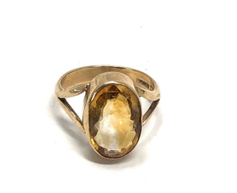 9ct gold vintage citrine solitaire split shoulders cocktail ring (3.7g) 