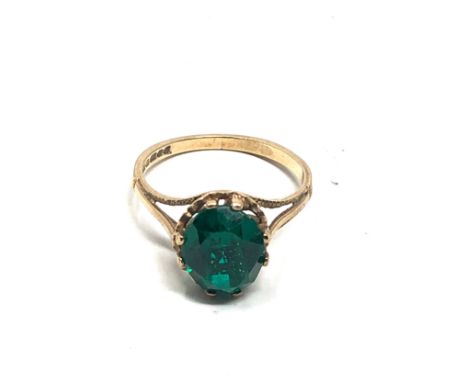 9ct gold vintage green paste ring (2.1g) 