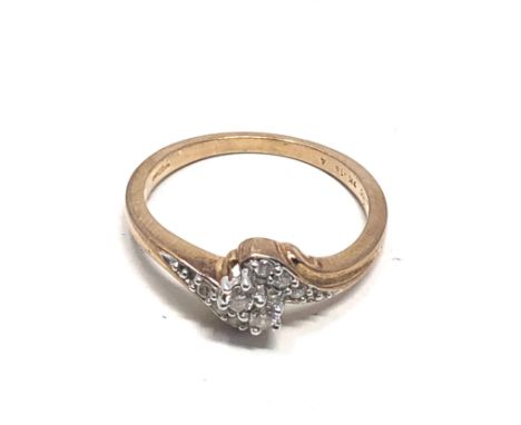 9ct gold diamond  ring (2.1g) 