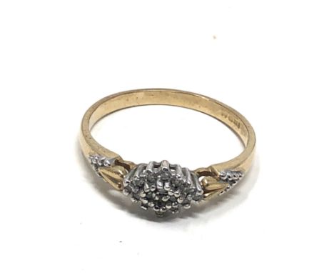 9ct gold diamond cluster dress ring (2.2g) 