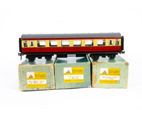 Three Boxed Bassett-Lowke BR Red/Cream Coaches, ref 113/0 Third Class coach no 9272 (with incorrect lid), with two 112/0 brak