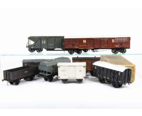 Assorted O Gauge NE Freight Stock, including metal-constructed bogie 40 ton hopper wagon, bogie cattle wagon (one buffer beam