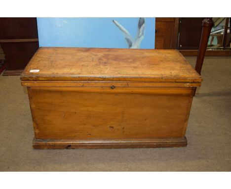 Blanket box or travelling trunk set with metal handles to ends, approx 79 x 39cm