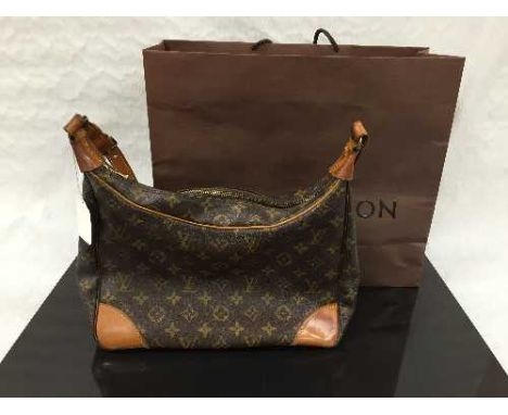 Louis Vuitton : A lady's Boulogne hand bag, monogram canvas with tan trim, with zip top, with shoulder strap, width at widest