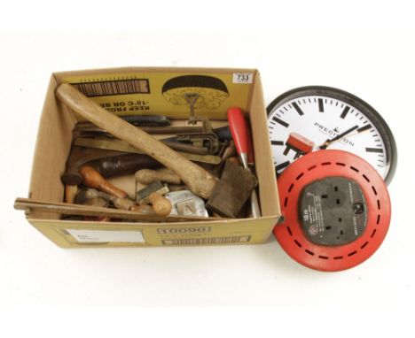 A box of tools G 