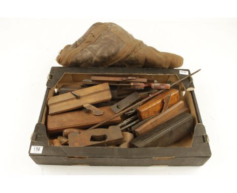 A box of tools G- 