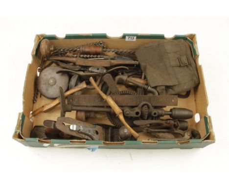 A box of tools G 
