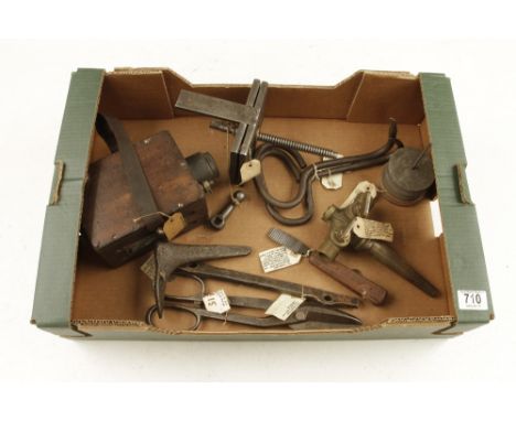 A pair of shears, two bag hooks and other tools G 