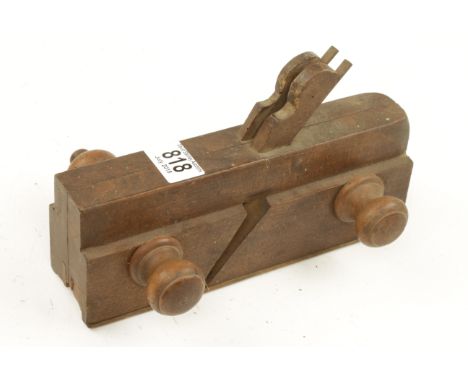 An adjustable sash plane with boxwood stems and nuts by GREENFIELD TOOL Co USA G+ 