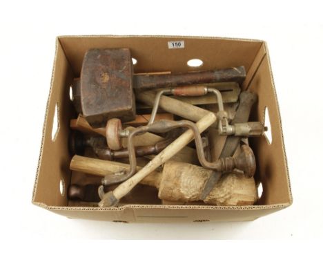 Two braces,four mitre blocks and other tools G 
