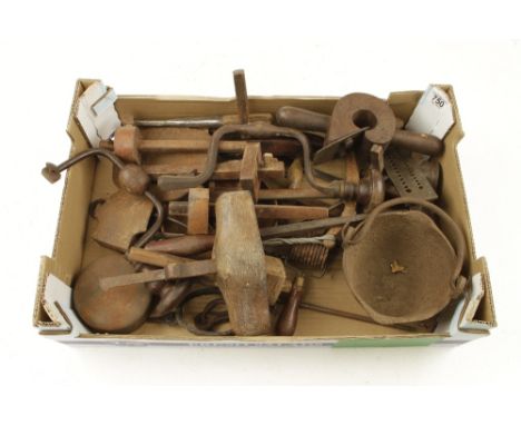A box of tools G 
