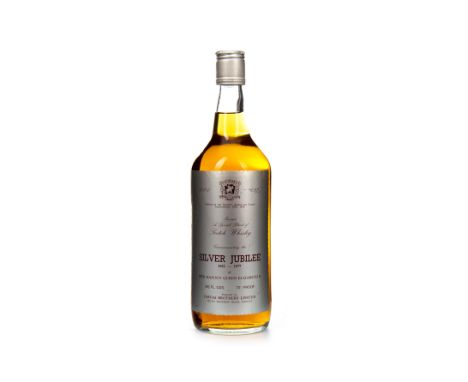 CHIVAS QUEEN'S AWARD FOR EXPORT 1977 Blended Scotch Whisky 26 2/3 fl.oz, 70° proof.