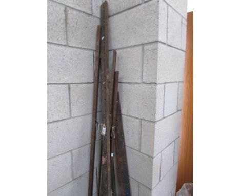 8 sash cramps, 2 x 5', 1 x 4'6", 2 x 4', 1 x 6'6", 1 x 3' and 1 x 6'3".