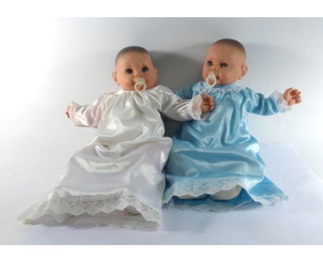 A late 19th/early 20th century dolls tea service   CONDITION REPORT:  Incomplete and with damage