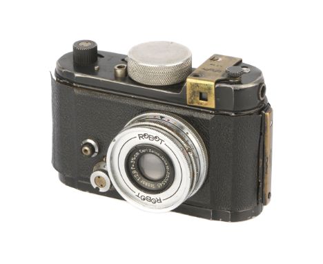 A Berning Robot II 'Luftwaffen-Eigentum' Camera, 1939-45, black, serial no. F55850-G, with Carl Zeiss Jena Tessar f/2.8 3¾" l