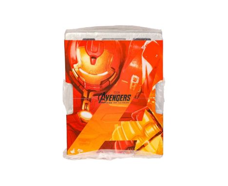 An Avengers Age of Ultron Hot Toys Movie Masterpiece exclusive 'Hulkbuster', 1:6 scale deluxe set, MMS285, in original box an