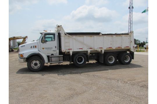 2001 Sterling tri axle dump truck c/w Eaton Fuller 18-speed