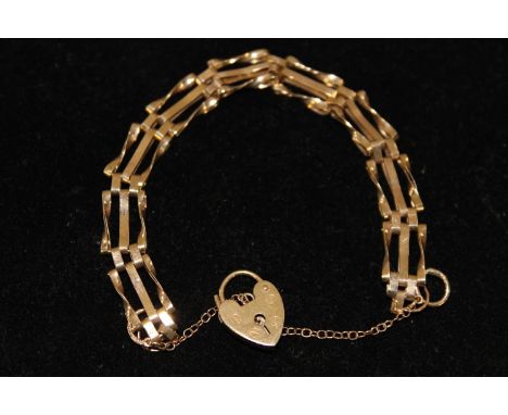 A 9ct gold gate bracelet 8 grams 