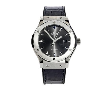 HublotDurchmesser: 42 mm.Ca. 2015.HUBLOT Modell „Classic Fusion Racing Grey“ in einem verschraubten Titan-Gehäuse mit Saphirg