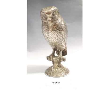 A silver model of an owl by EB, London 1975, 14.5cm high