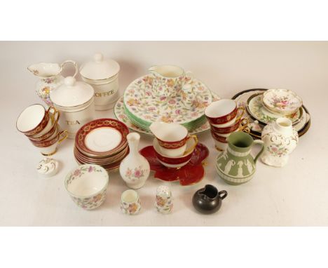 A collection of homewares to include Minton Haddon Hall dinnerware pieces, Windsor cup &amp; saucers, Aynsley pottery pieces,