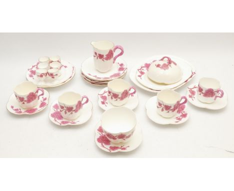 Coalport, 28-piece tableware set with pink ivy, fern and leaf pattern, comprising of teacups, saucers, dinner plates, egg cup
