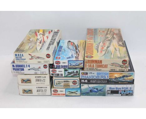 One box containing mainly Airfix 1/72nd scale cold war era fighter aircraft to include, Grumman Tomcat, F-80C Shooting Star, 