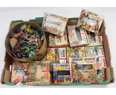 15 Airfix HO &amp; OO scale boxed figures to include, Robin Hood, American Civil War Infantry, Paratroopers, Foreign Legion a