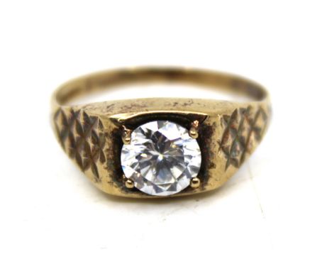 Men's 9ct Gold Approx.1.30ct Cubic Zirconia Ring  The ring contains a Solitaire Round Brilliant Cut Cubic Zirconia that measu
