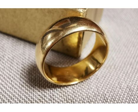 18ct Gold Wedding Band Ring, size R - 12.3g