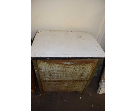 VINTAGE ENAMEL TOPPED MANGLE 