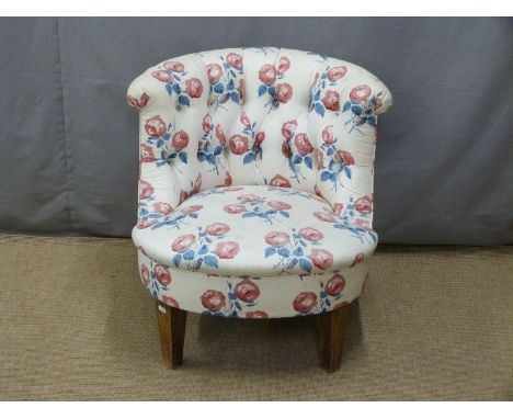 A contemporary button back upholstered nursing chair&nbsp;