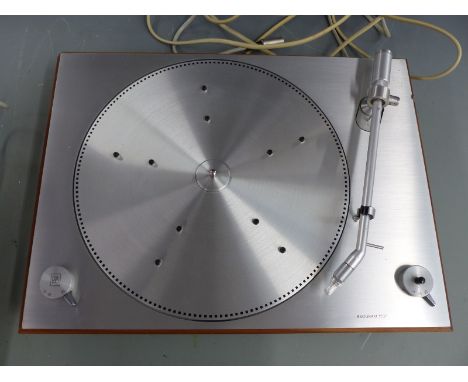 Bang and Olufsen 1200 Beogram record player/ turntable