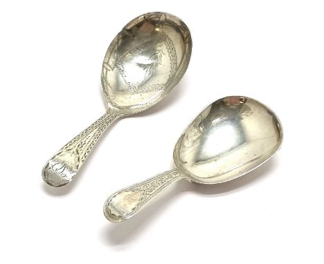 2 x Georgian silver caddy spoons with bright cut detail - longest 8.5cm and has bowl a/f ~ total weight (2) 18g 