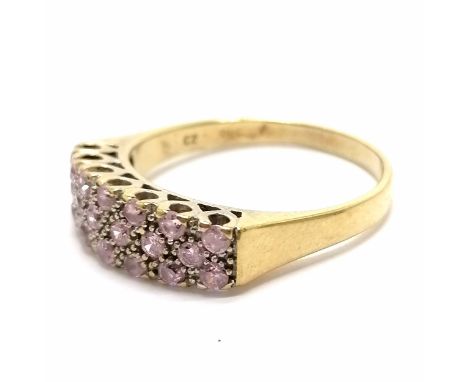 9ct hallmarked gold pink stone set ring - size S &amp; 3.7g total weight 