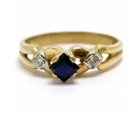 14ct marked gold sapphire &amp; white stone set ring - size O &amp; 2.6g total weight - SOLD ON BEHALF OF THE NEW BREAST CANC