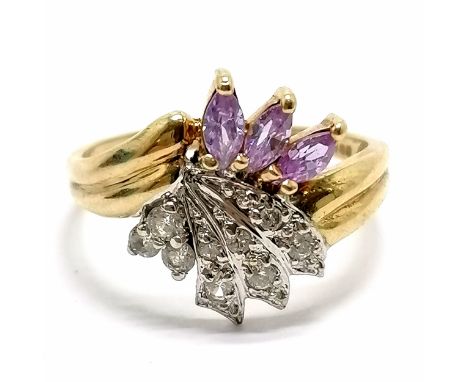 9ct hallmarked gold crossover cluster stone set dress ring - size R½ &amp; 2.9g total weight