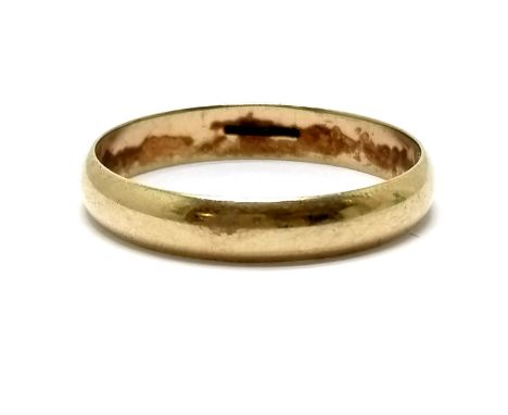 9ct hallmarked gold band ring - size Z + 2.9g (approx 4mm wide) 